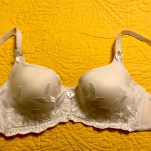 Beautiful embroidered push up bra, 36C